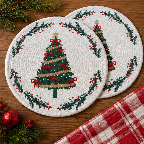 Vintage Christmas Quilted Mini Table Mats — Set of 2