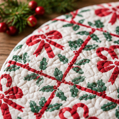 Vintage Christmas Quilted Mini Table Mats — Set of 2