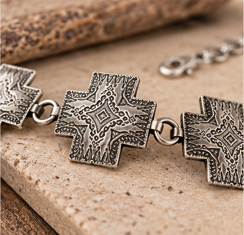 Western Engraved Cross Medallion Chain Belt – Gold & Silver