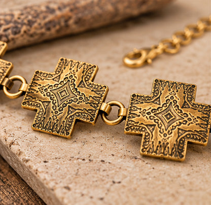 Western Engraved Cross Medallion Chain Belt – Gold & Silver